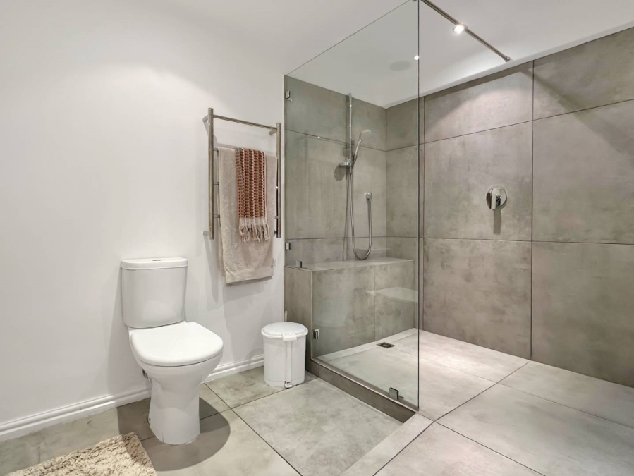 2 Bedroom Property for Sale in Sea Point Western Cape